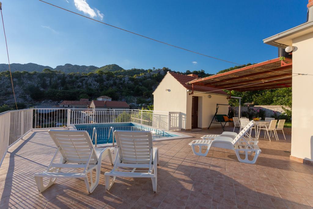 Holiday Home Urlovic Gruda Esterno foto