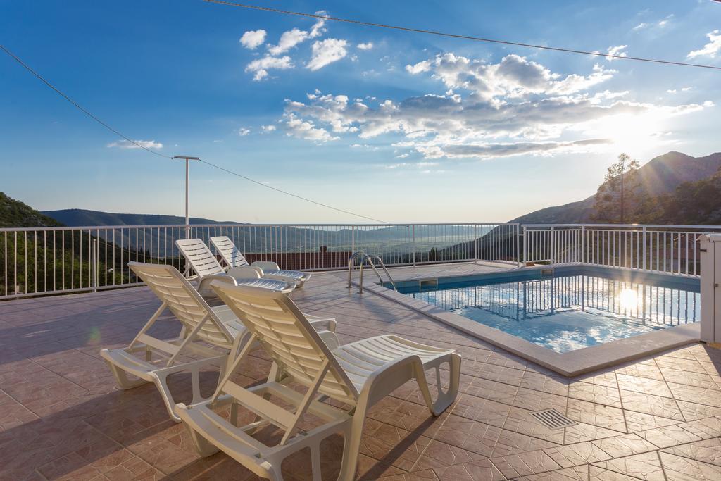Holiday Home Urlovic Gruda Esterno foto