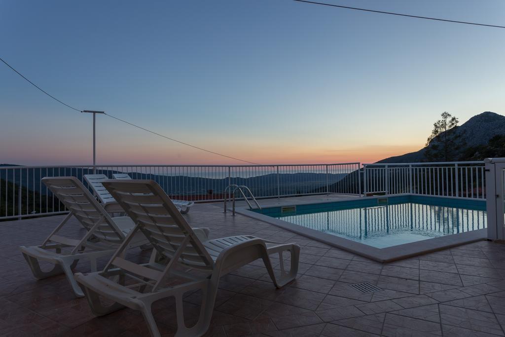 Holiday Home Urlovic Gruda Esterno foto